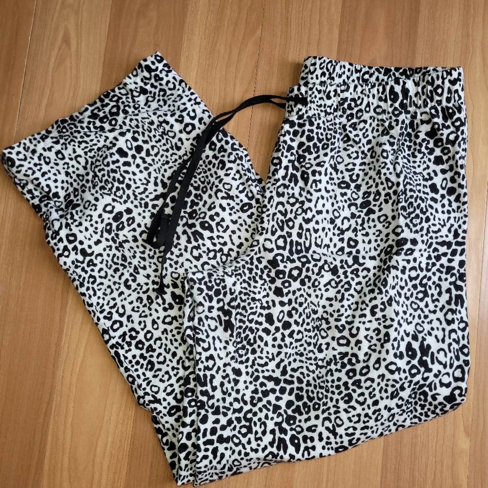 Leopard print pajama pants. Small. Black & white